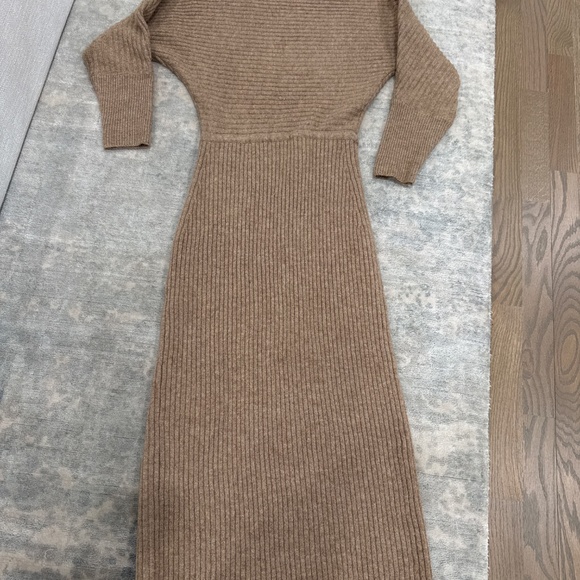 NWOT Blue Ivy sweater maxi dress w/front slit. Size S - Picture 3 of 6
